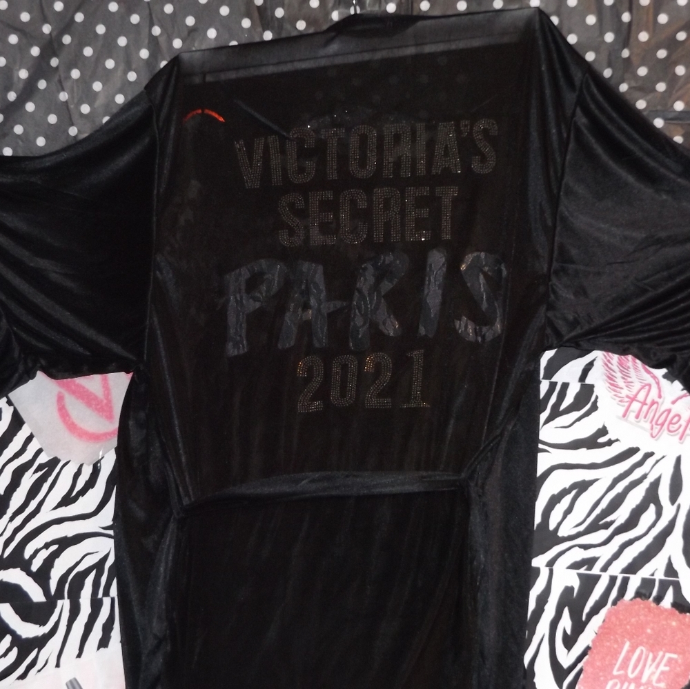 Sexy 🔥 Victoria Secret Parris 2021 Silk SILVER STUDDED Robe